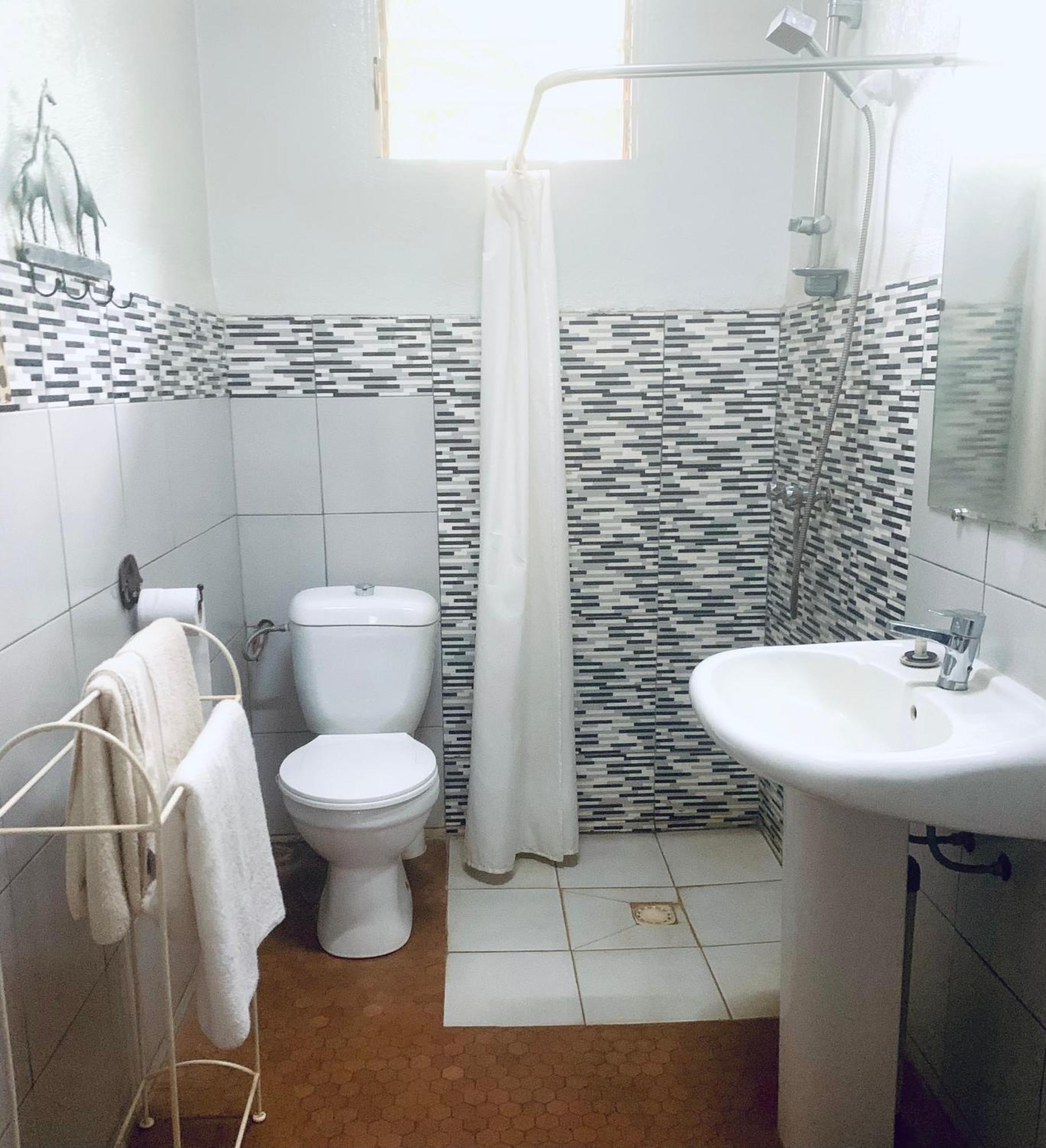 Hotel Ricardo Уагадугу Екстериор снимка